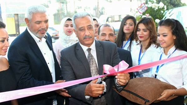 رئيس الحى اثناء افتتاح