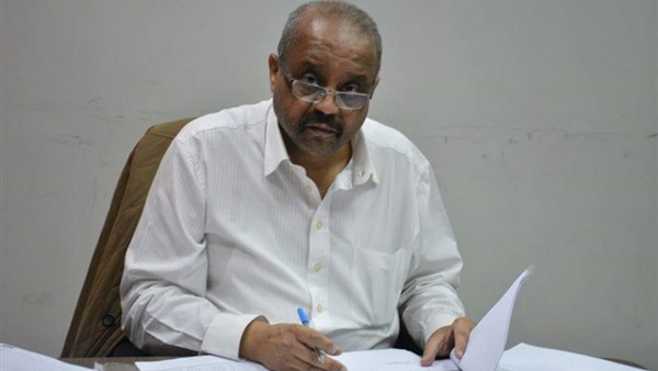 خالد كامل