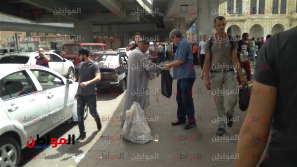 المصريون يواجهون