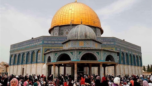 صلاة الفلسطينين بالمسجد