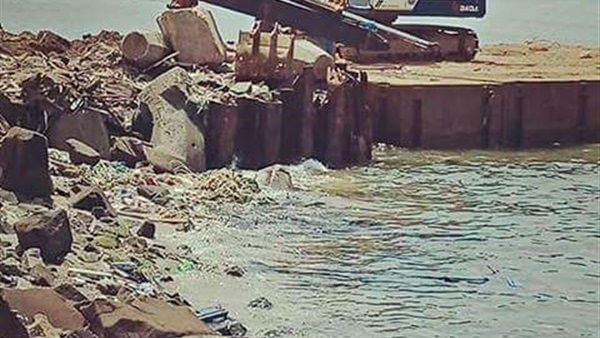 ميناء دمياط