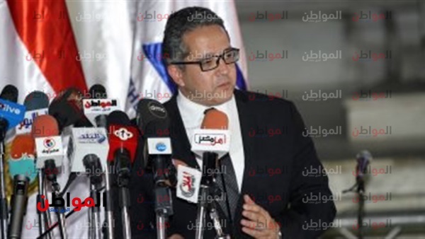 الدكتور خالد العنانى