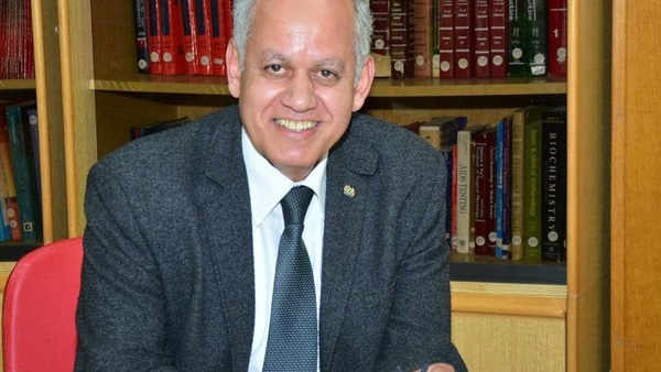الدكتور سمير عطية