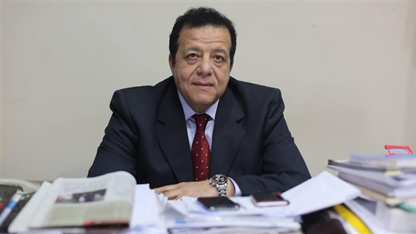 عاطف عبد اللطيف