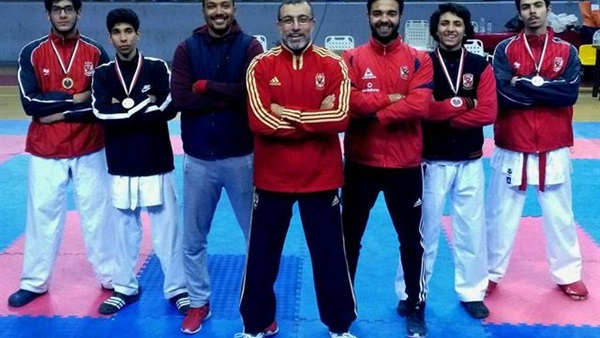 فرق الكاراتيه بالنادي