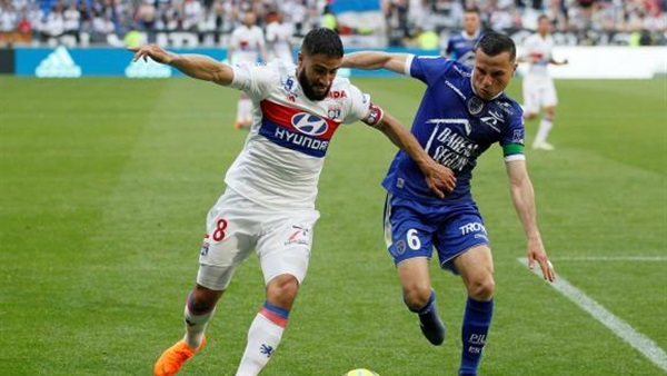 نبيل فقير لاعب ليون