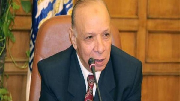 محافظ القاهرة عاطف