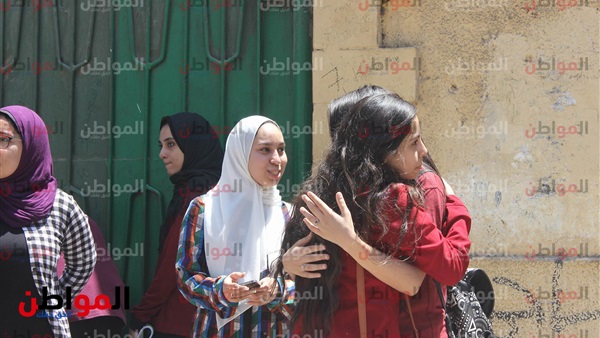فرحة الطالبات بامتحان