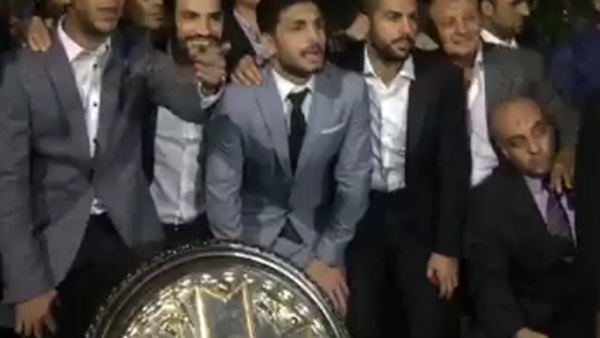 لاعبي الأهلي يلتقطون