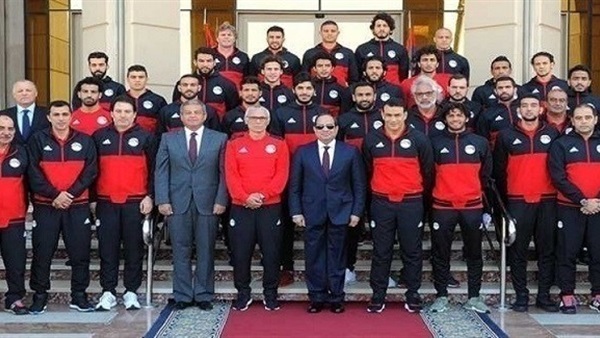 السيسي وبعثة المنتخب