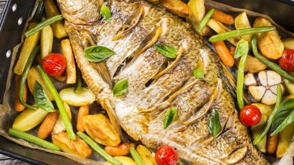 السمك بالبقدونس