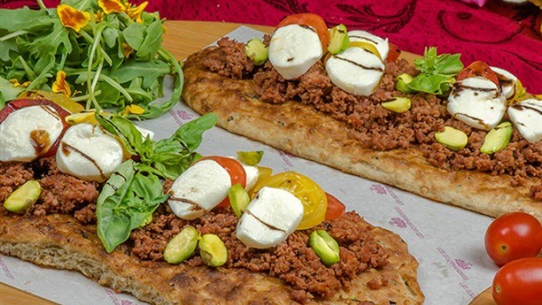 العيش التركي بجبنة