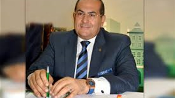 الدكتور ايمن عبد