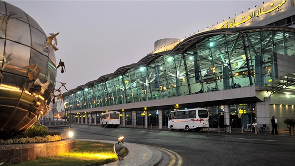 مطار القاهرة الدولى