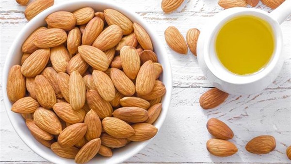 زيت اللوز