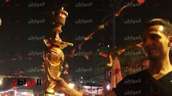 مقهى يسوق لنفسه بـ