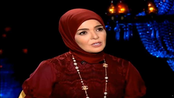 الفنانة منى عبد