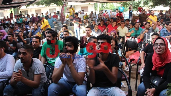 صورة الجماهير اثناء