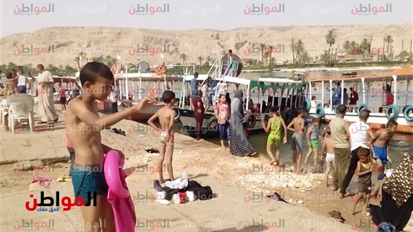 أهالي سوهاج يسبحون
