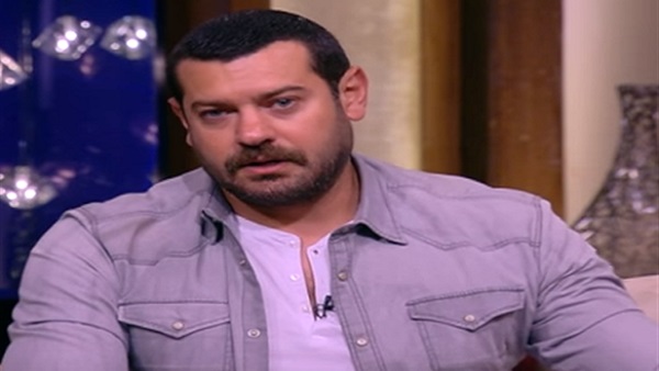 الفنان عمرو يوسف
