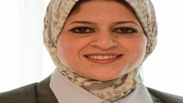 وزيرة الصحة.. هالة