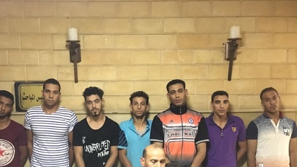 المتهمين أثناء القبض