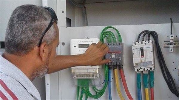 إنارة دوران الطريق