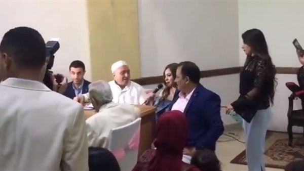 كتب كتاب عروسين