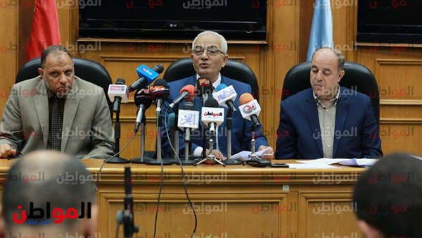 رئيس لجنة امتحانات
