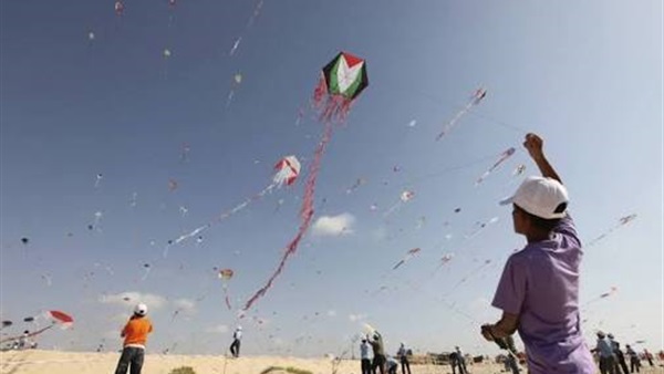 الطائرات الورقية