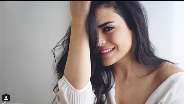 الفنانه اسماء جلال
