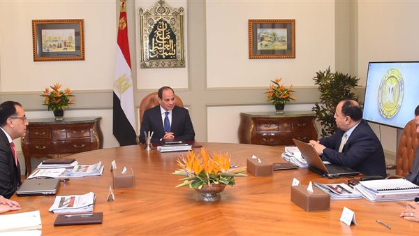 اليسسي خلال اجتماعه