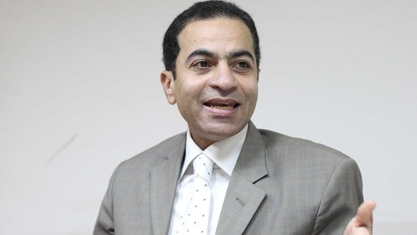 هشام إبراهيم، أستاذ