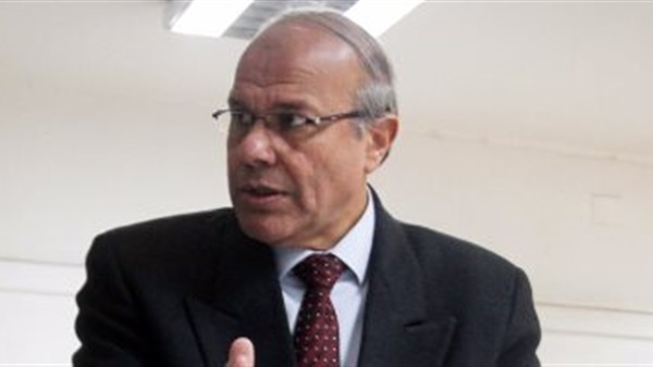 الدكتور أحمد عبد