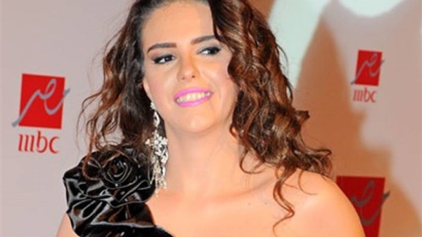 دنيا عبدالعزيز