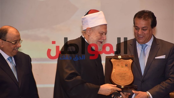 خالد عبدالغفار يكرم