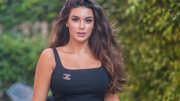 الفنانة ياسمين صبرى