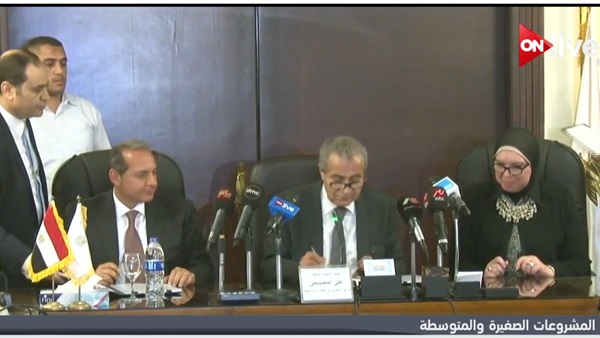 وزير التموين على