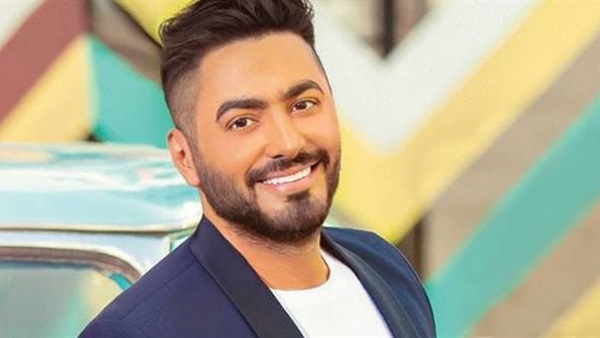 الفنان تامر حسنى