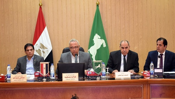 محافظ الشرقية ومعاونية