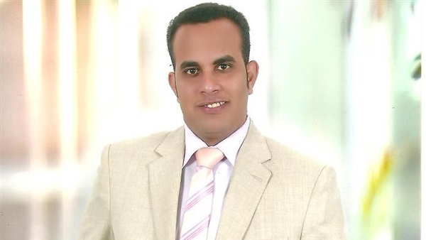 الزميل أحمد منير