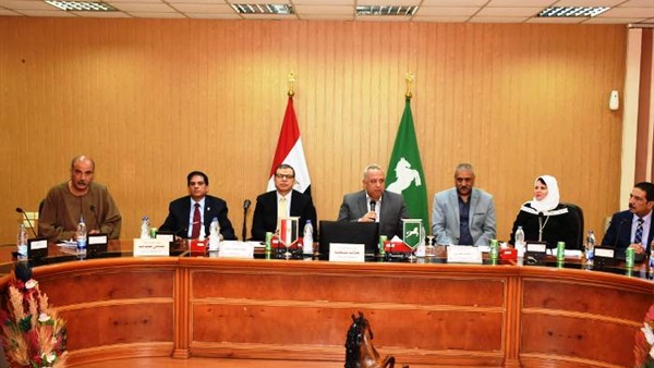 محافظ الشرقية-وزير