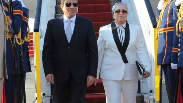 الرئيس السيسي وحرمه