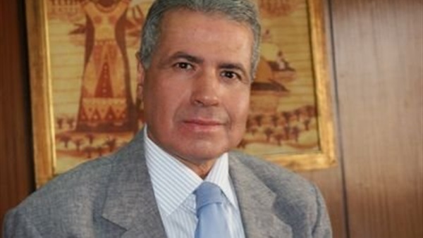 اشرف العشري مدير