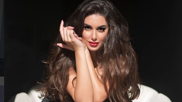 الفنانة ياسمين صبرى