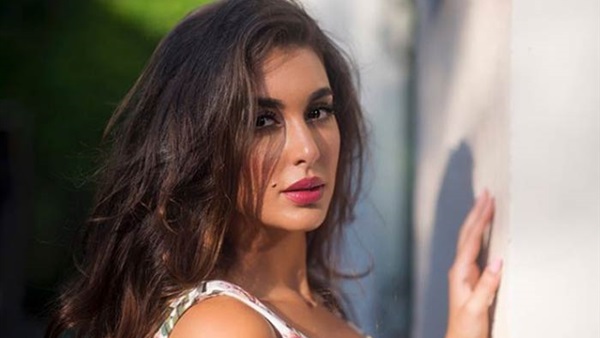 الفنانه ياسمين صبري