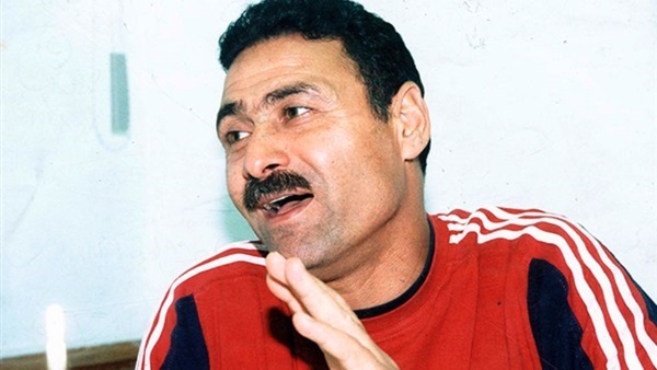 ثابت البطل نجم الاهلي