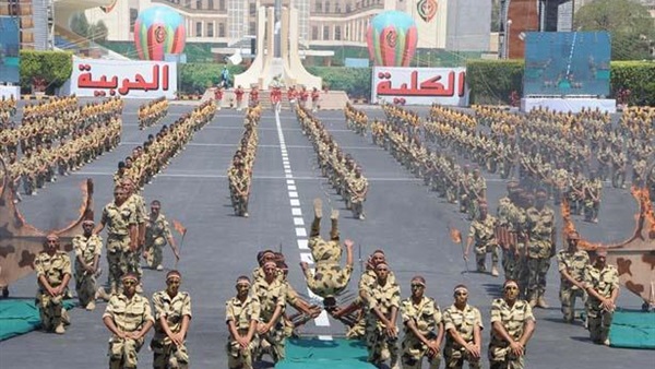 طلاب الكليات الحربية