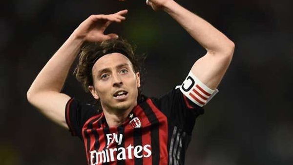 مونتوليفو لاعب ميلان