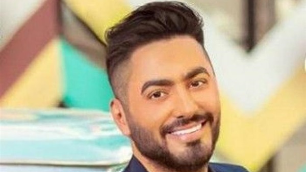 الفنان تامر حسنى